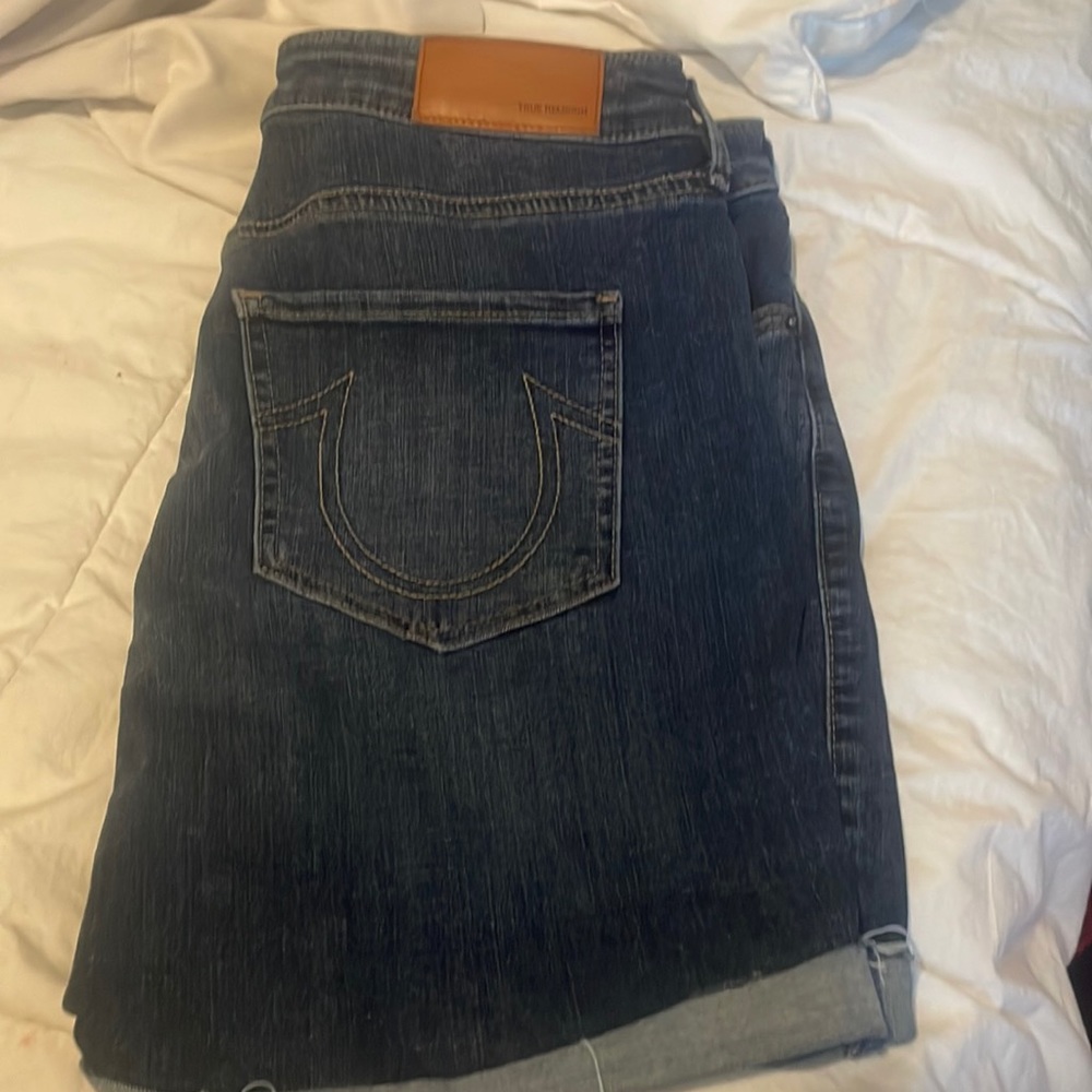 True religion shorts sz 32